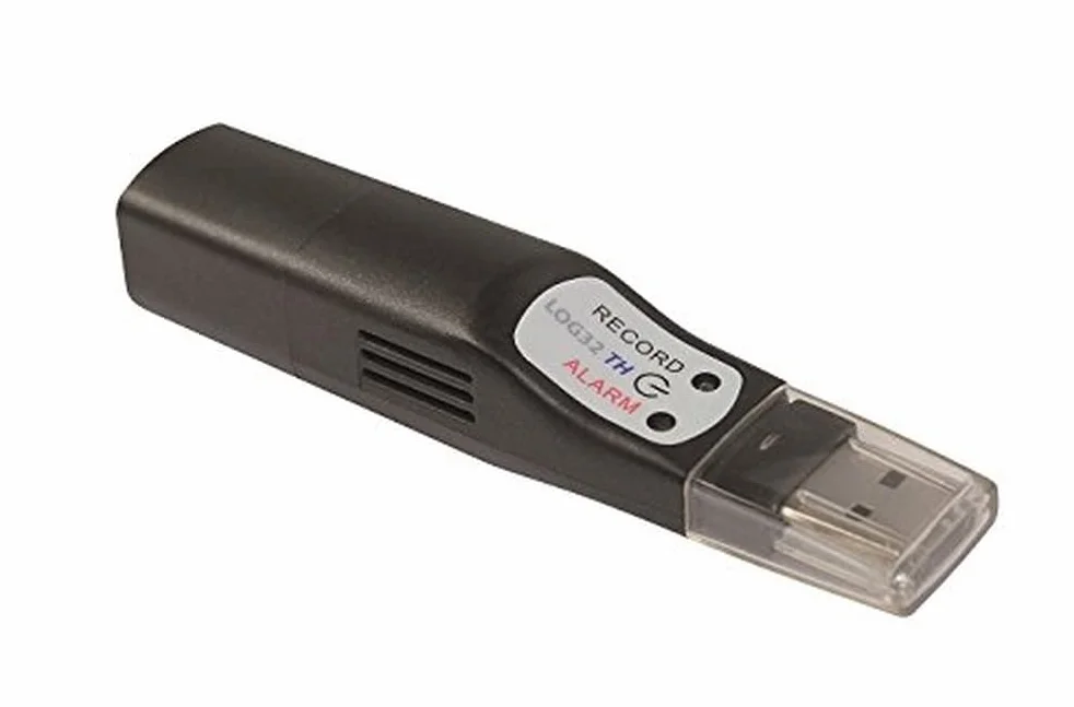 TFA Dostmann LOG32 TH Datenlogger, für Temperatur und Feuchte, Speicher für 6000 Datensätze, gratis Software, Status- und Alarm-LED Schwarz L 22 (30) x B 21 (28) x H 102 mm