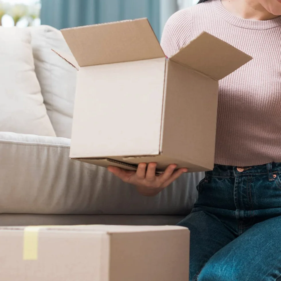 Pack mit 25 verstärkten Kartons mit den Maßen 20x20x20 cm und einfacher Welle - Hergestellt in der Europäischen Union aus recyceltem Karton, widerstandsfähig für Versand, Lagerung und Umzüge