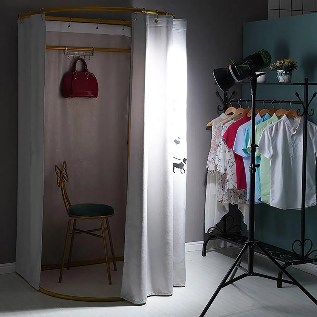 Freestanding Changing Room, Portable Mobile Changing Room Frame, U-shaped Temporary Privacy Room for Clothing Stores, Shopping Malls, Offices, Boutiques, 39.4*37.4*78.7in(Black)