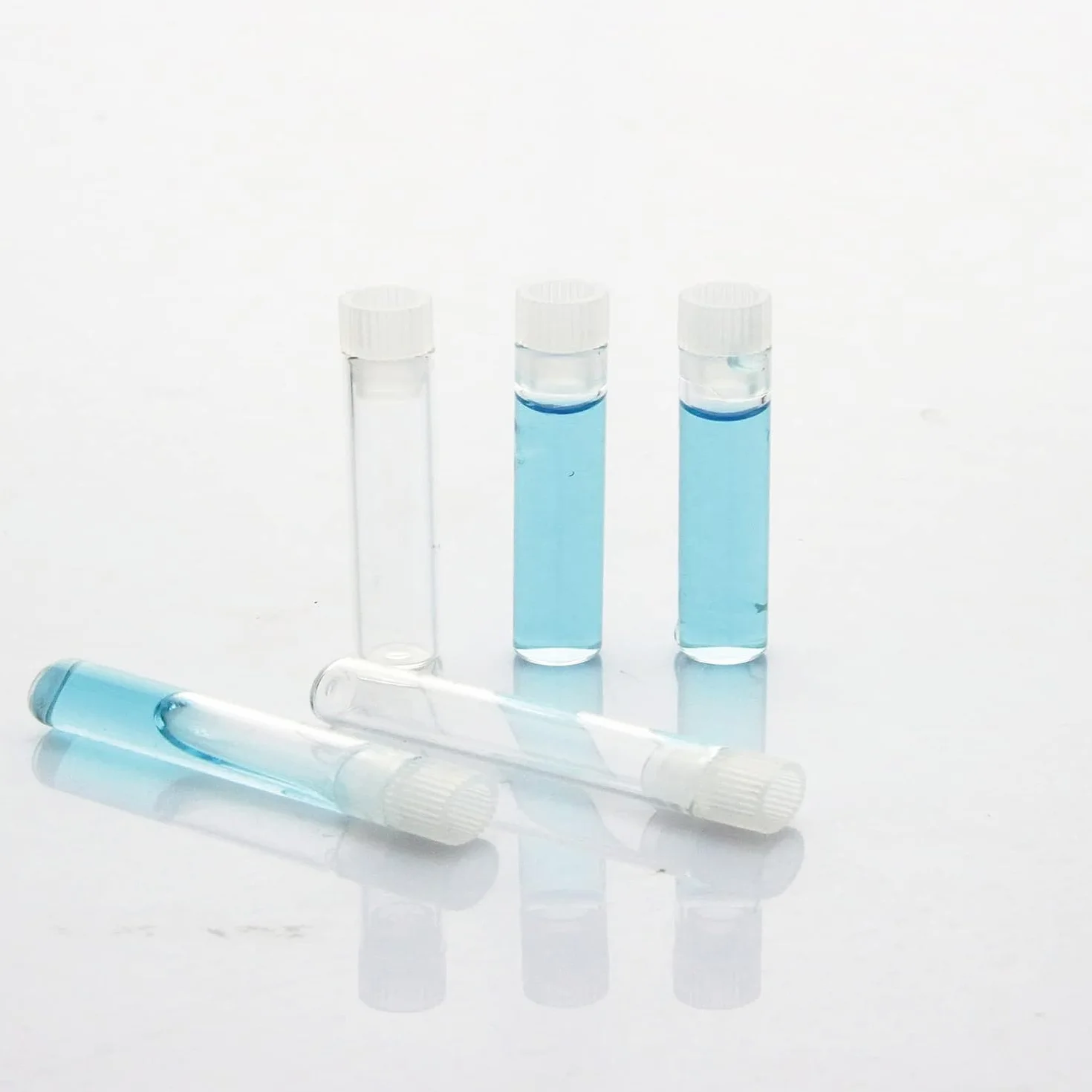 ALWSCI 1mL leere Glasprobe Fläschchen 8x40mm flache Basis Klarglas Shell Vial mit Stecker. 200Stück/Pk.