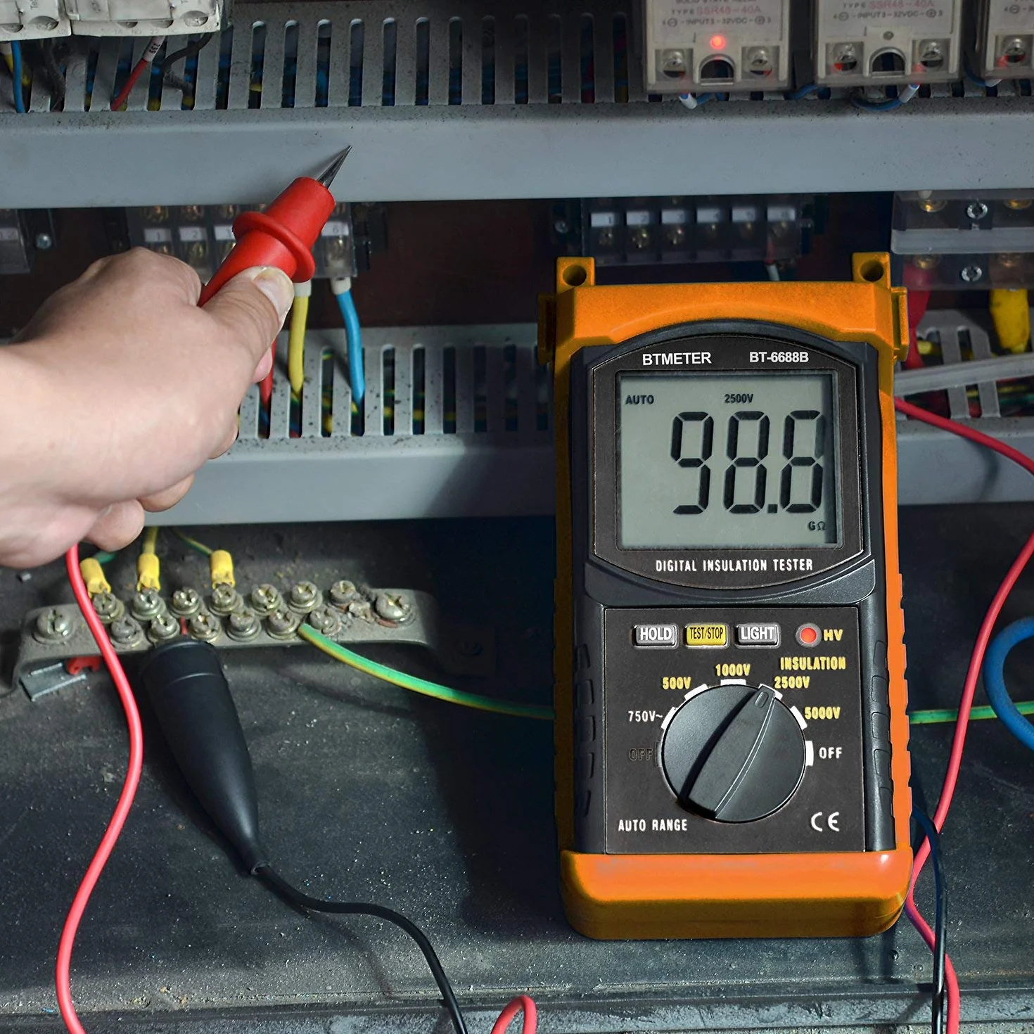 Megohmmeter Isolationsmessgerät Isolationswiderstand 6688B Auto Range Ohmmeter 1999 Counts LCD Display 500/1000/2500/5000V Spannung,1MΩ~200GΩ Widerstandsprüfung für Kabel Motoren