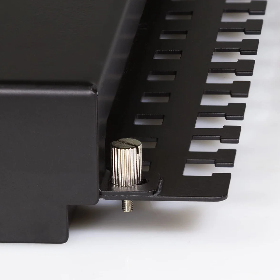 Logilink Professional EconLine Cat.6 (250 MHz) Patchpanel - Verteilerfeld, 19", STP (geschirmt) 16-Port (RJ45), NP0057, Schwarz
