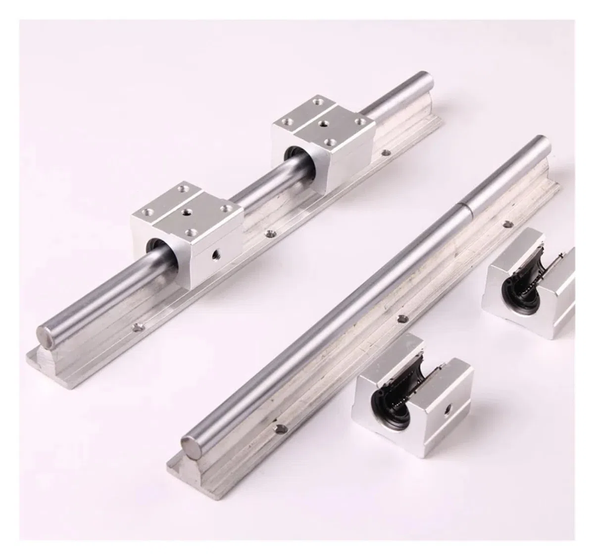 300 400 500 600 800 1000 1200 1300 1500 mm Vollständig unterstützte Linearschienen-Gleitwellenstange mit 4-teiligem Lagerblock(800mm)