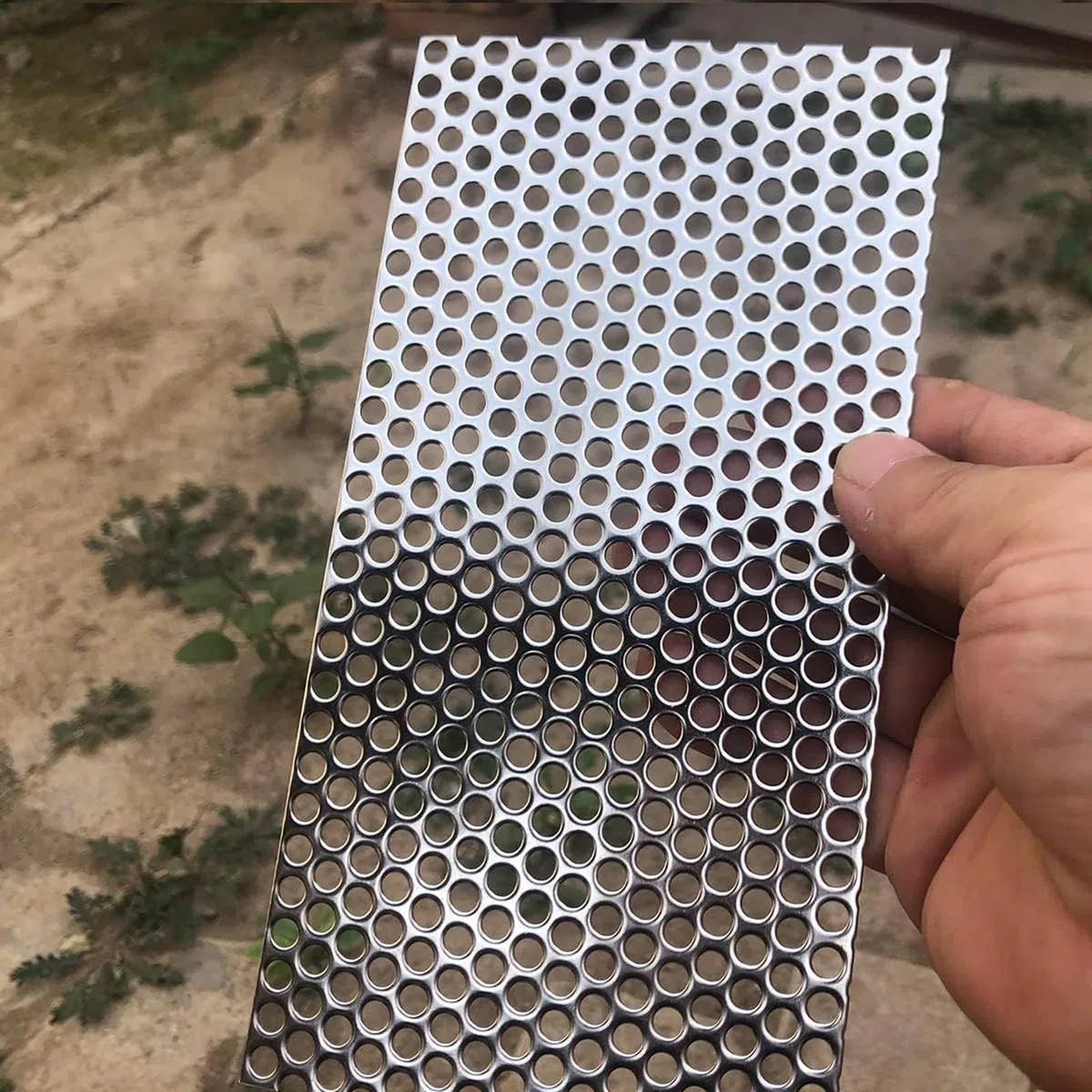 Lochblech aus Edelstahl, Perforiertes Blech aus Edelstahl 304, 0,8 mm dick, anpassbar in Mehreren Größen(1mm Mesh,35x35cm)