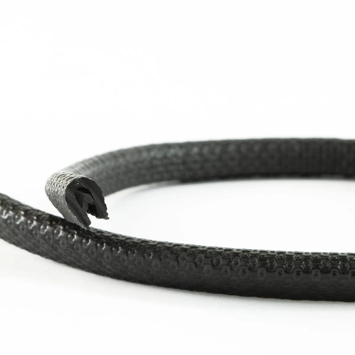 EUTRAS Kantenschutz 0,5–1,5 mm Schwarz – Selbstklemmendes U-Profil ohne Kleber, PVC mit Stahlkern, Türkantenschutz Auto, Schutzleiste für Blech, Metall, Möbel & Karosserie