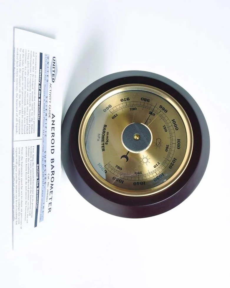 United Scientific™ ANBR01 Aneroid-Barometer