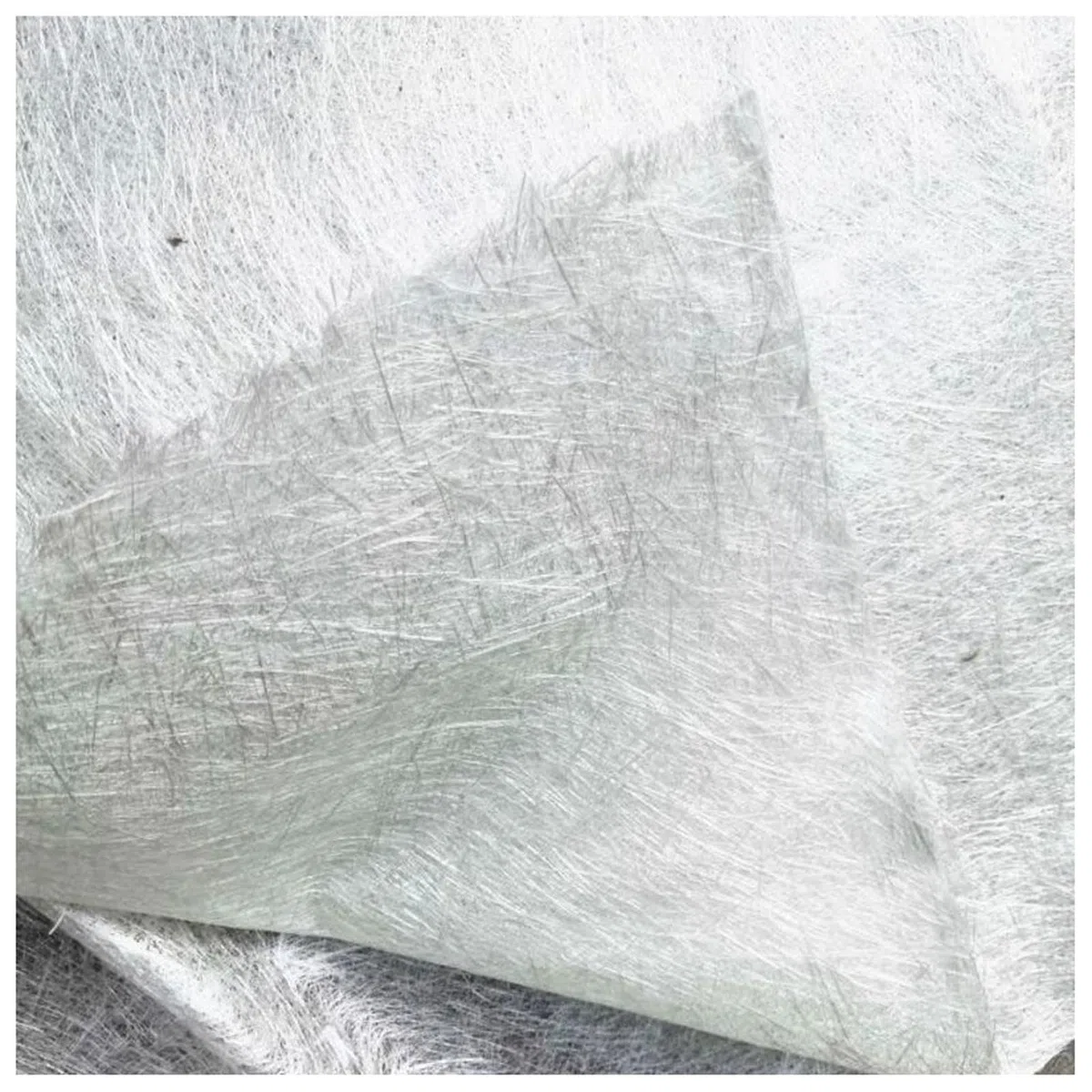Fiberglasgewebe 300g/m² Teppich aus Fiberglas für Polyesterharze,1m Breit,Matt,für Reparatur,Dächer,Autos,Boote (1x30m)
