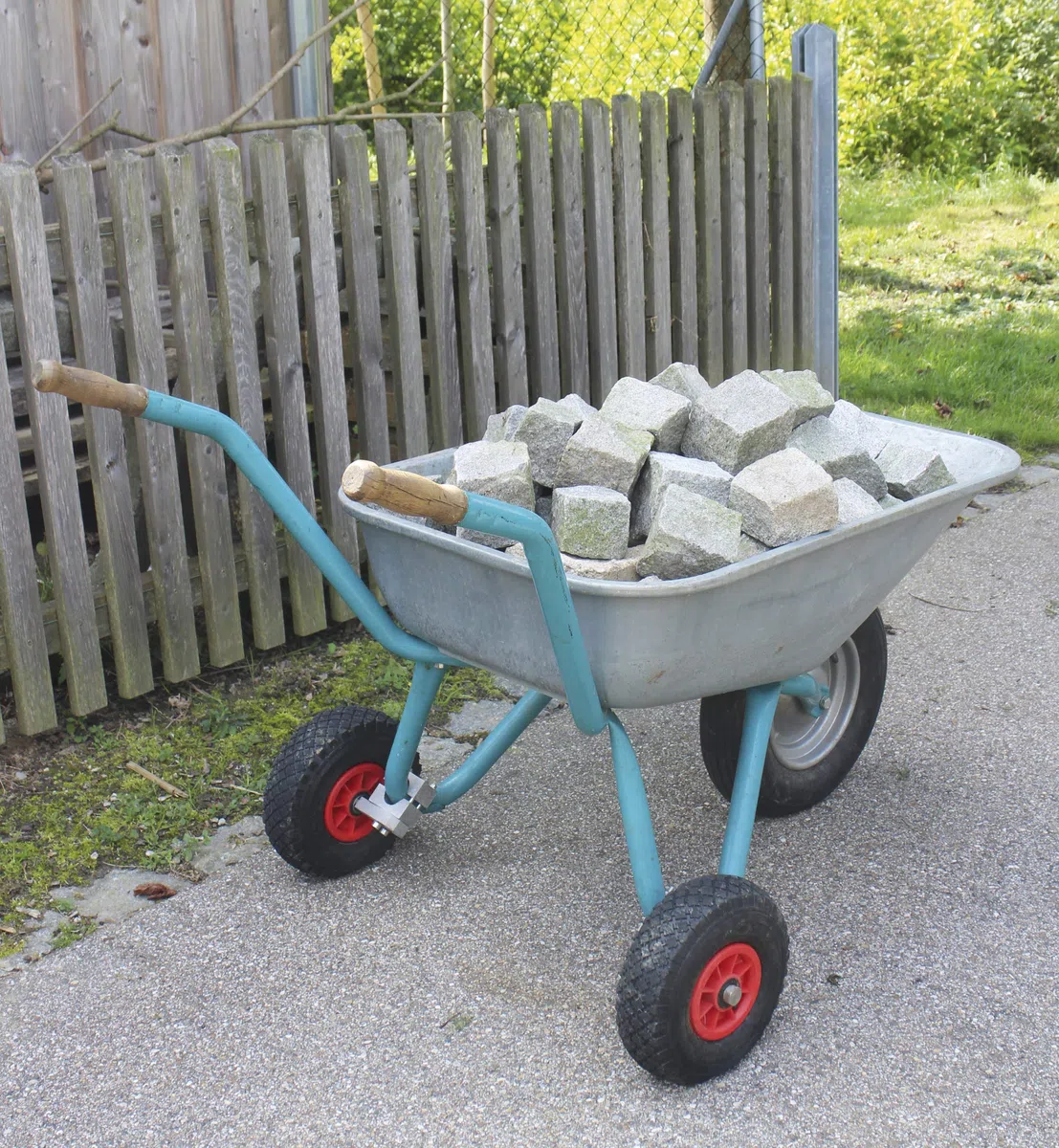 Kerbl 2x Stützräder für Schubkarre, 2er Set, Zusatzräder, Schubkarrenräder, schwarz, PU, Ø25cm, Landwirte, Hobbygärtner, Montage ohne Bohren